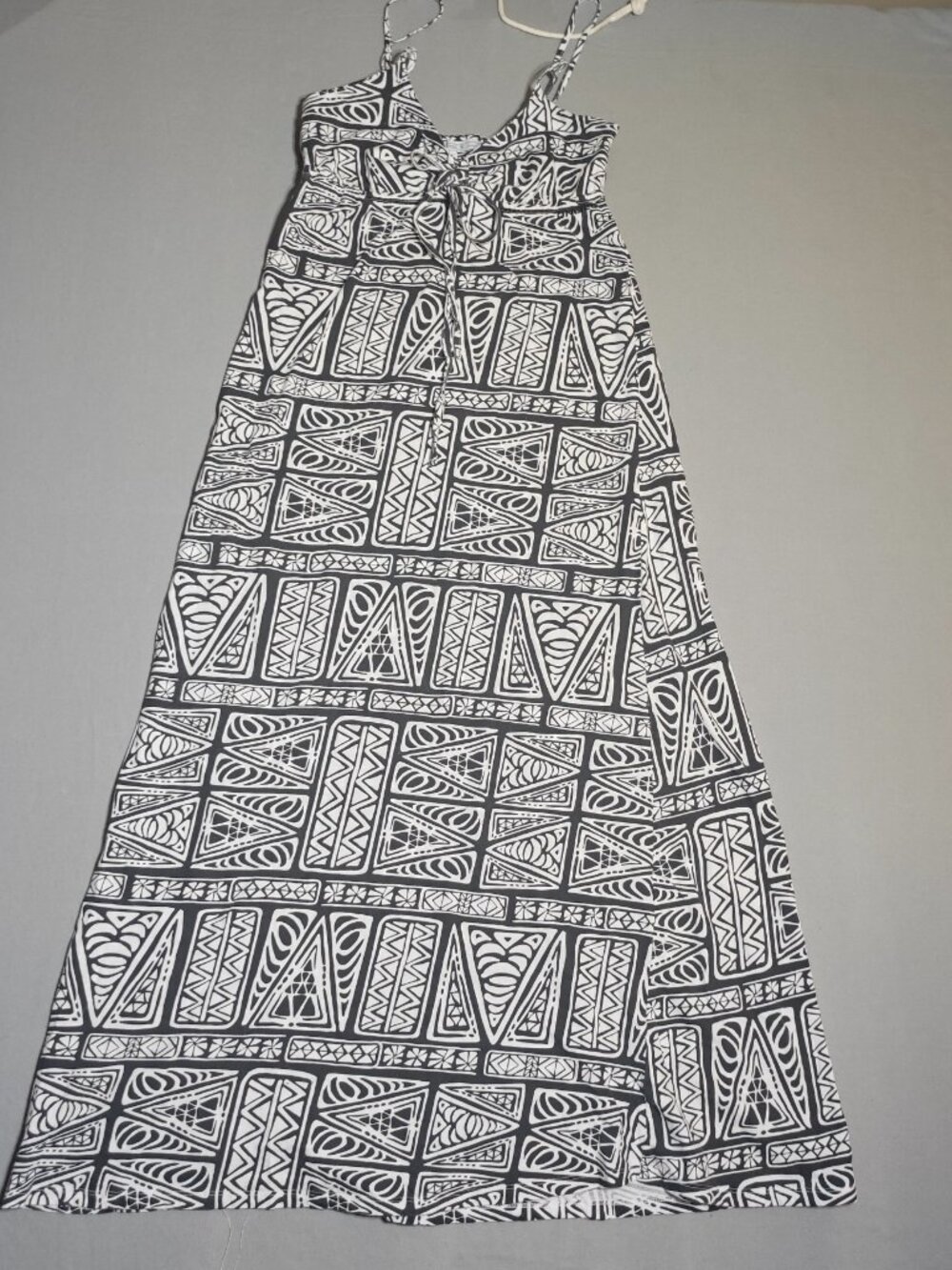 O'Neill Maxi Dress women's size L black and white colour abstract pattern